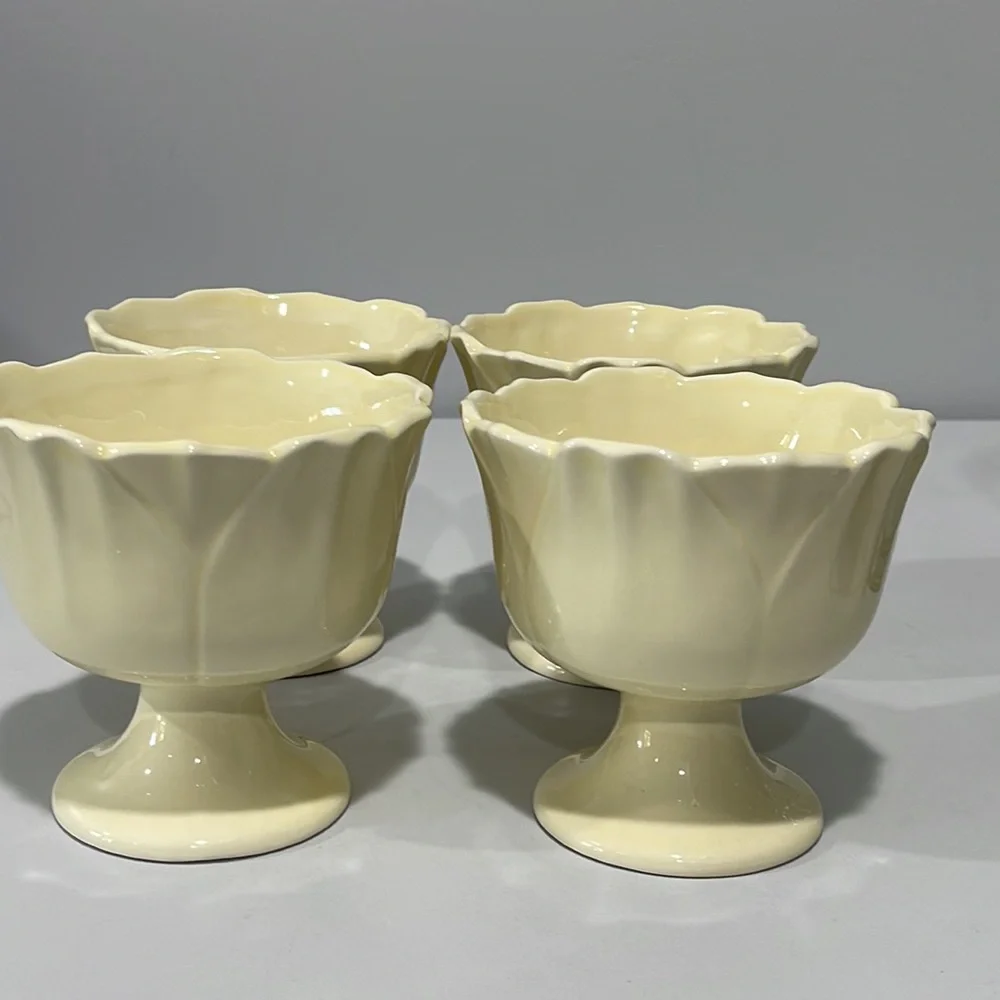 Williams Sonoma Tulip Dessert Footed Bowls Custard Cream